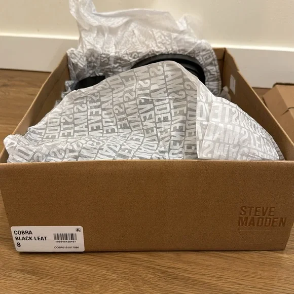 Steve Madden Cobra Black Leather Platform Boots - Picture 6 of 6